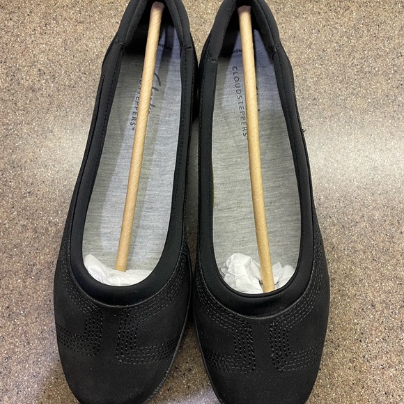 🆕 Clark’s “Ayla” Low Black Ballet Flat Cloudstepper - Picture 4 of 8